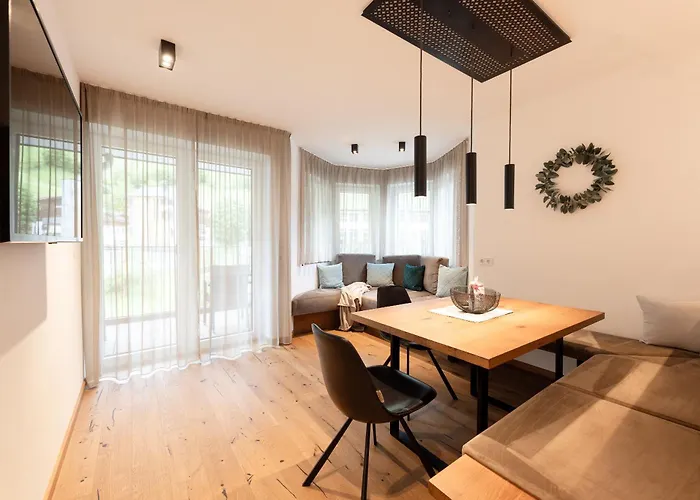 Max Mountain Apartments