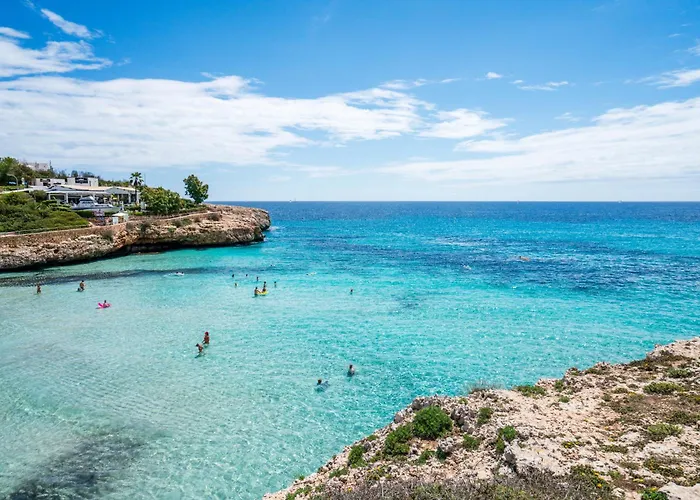 Hotel nahe College: Club Cala Domingos