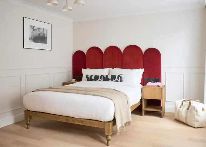 Hotel: The Store