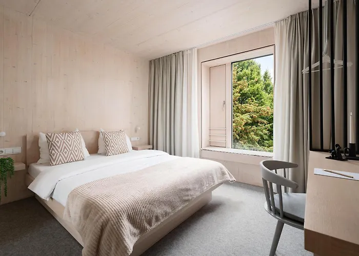 Bergamo Modern&zentral In Ludwigsburg Klimaanlage 3 Min Zum Schloss WLAN Frühstück Optional Besonderes Nachhaltiges Stadthotel In Moderner Holzbauweise