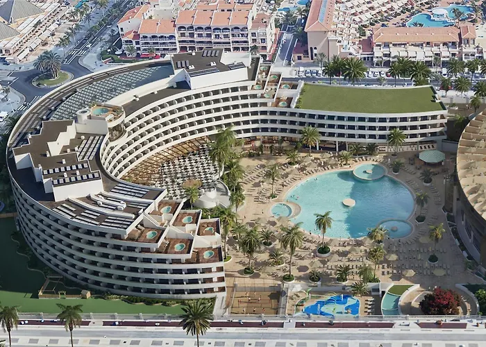 Hotel mit Tennis: Mediterranean Palace