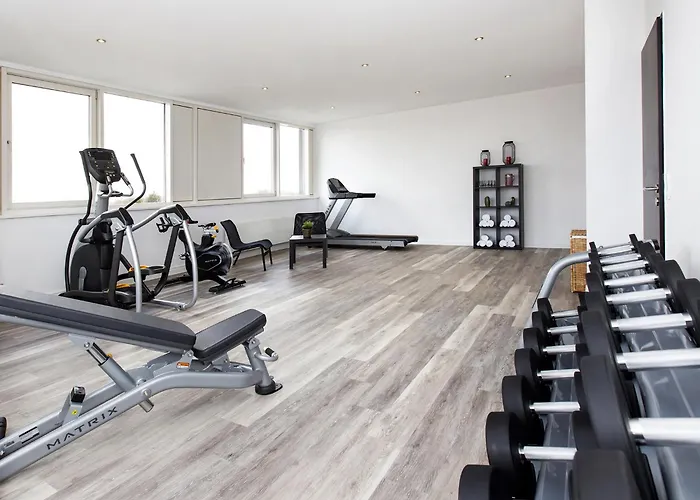 Hotel nahe College: DORMERO Hotel Hannover-Langenhagen Airport