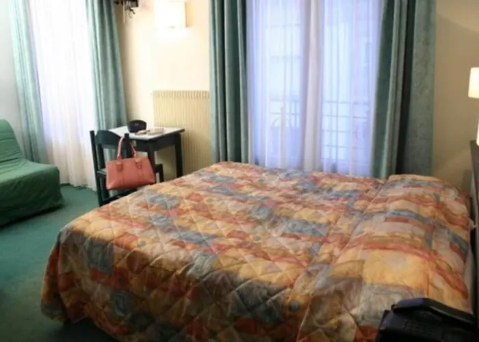 Strandhotel: Printania Porte De Versailles
