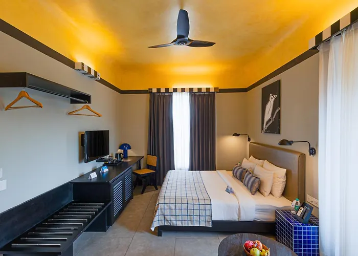 Casa Blanca Lakecity