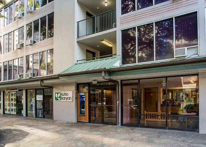 Wasserpark Hotel: Kuhio Banyan Hotel (with Kitchenettes)