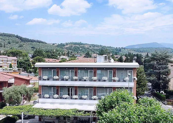 3-Sterne-Hotel: Hotel Benaco Garda ***S