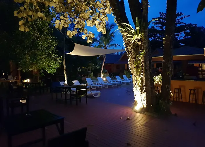 Lanta Pearl Beach
