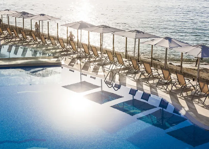 Ping Pong Hotel: Globales Santa Lucia - Adults Only 18