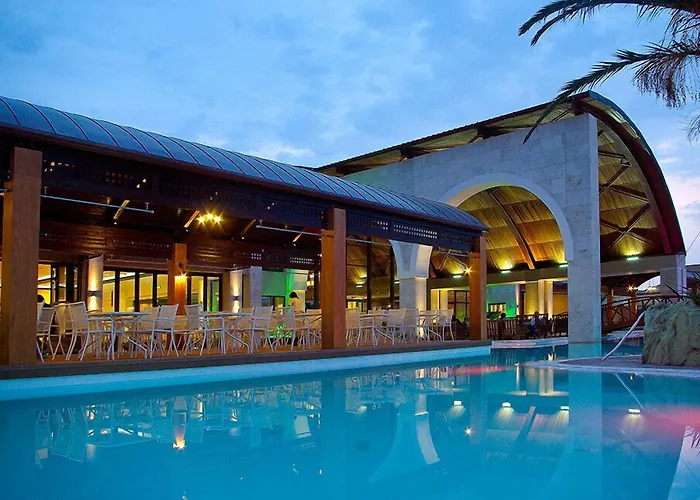 Resort: Mediterranean Village Hotel & Spa