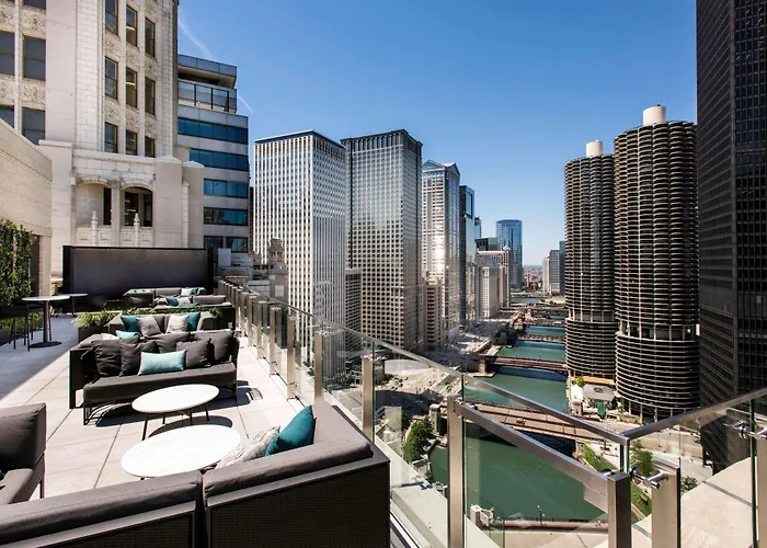 Londonhouse Chicago, Curio Collection By Hilton