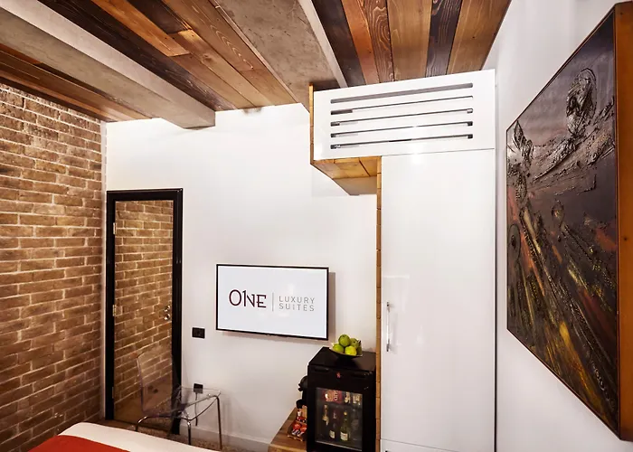 One Luxury Suites