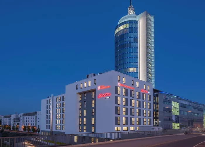 Hilton Garden Inn City West
