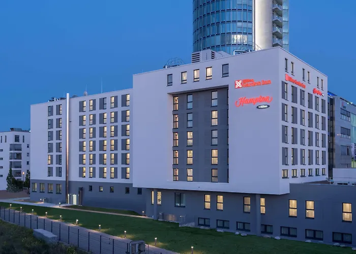 Hilton Garden Inn City West