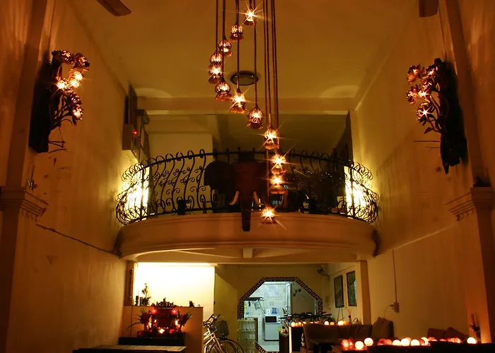 Hotel nahe College: Born Free Hostel