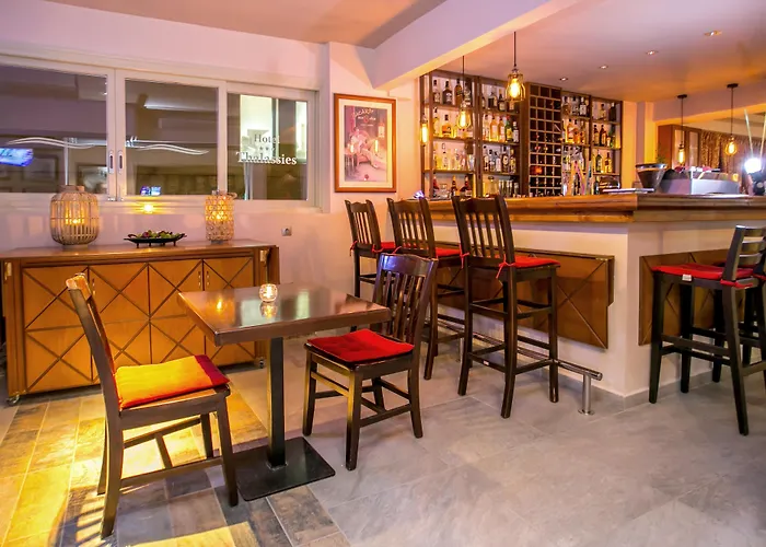 Zentrales Hotel: Thalassies