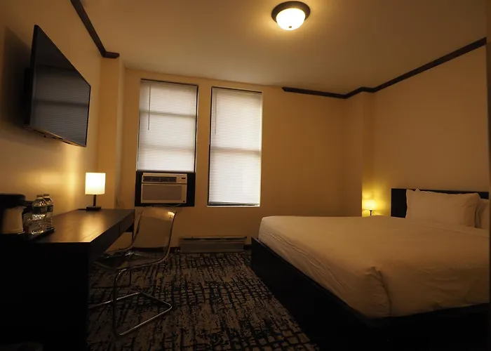 3-Sterne-Hotel: Night Hotel Broadway