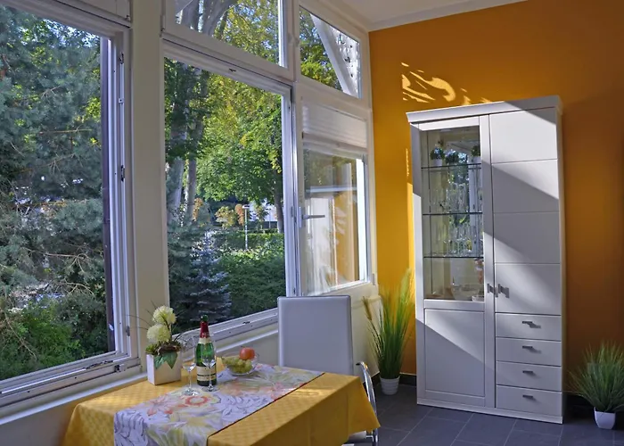 Ferienvermietung: Ruhige FeWo mit Strandkorb, Villa Stranddistel, Binz