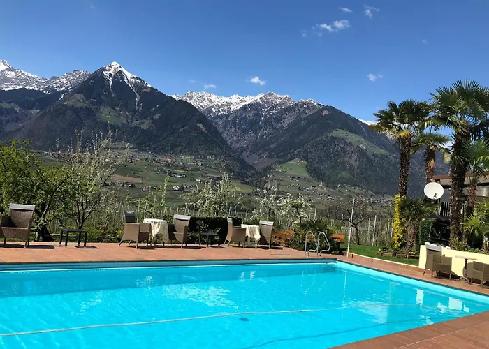 Hotel mit Pool: Pension Planta