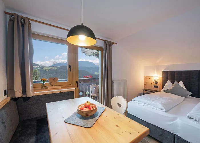 Hauserhof Farmhouse With Dolomite View