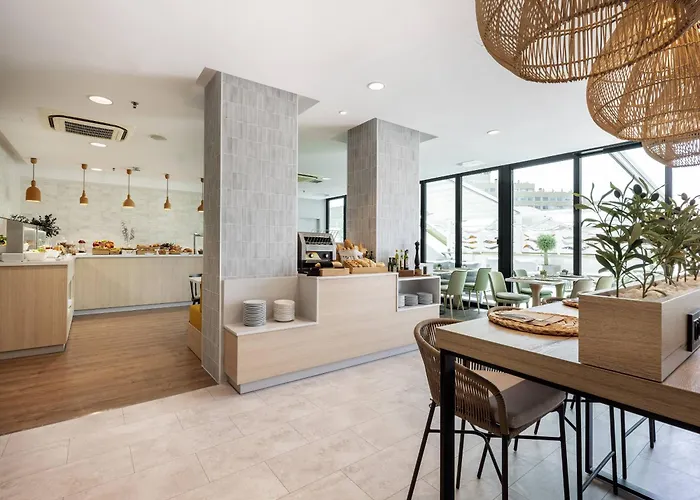 Hotel mit Pool: Hotel Malaga Alameda Centro Affiliated By Melia
