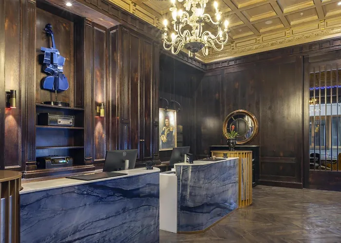 Hotel mit Pool: Palazzo Donizetti Istanbul, Tapestry Collection By Hilton