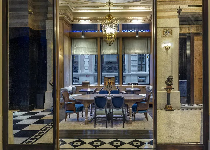 Hotel mit Pool: Palazzo Donizetti Istanbul, Tapestry Collection By Hilton