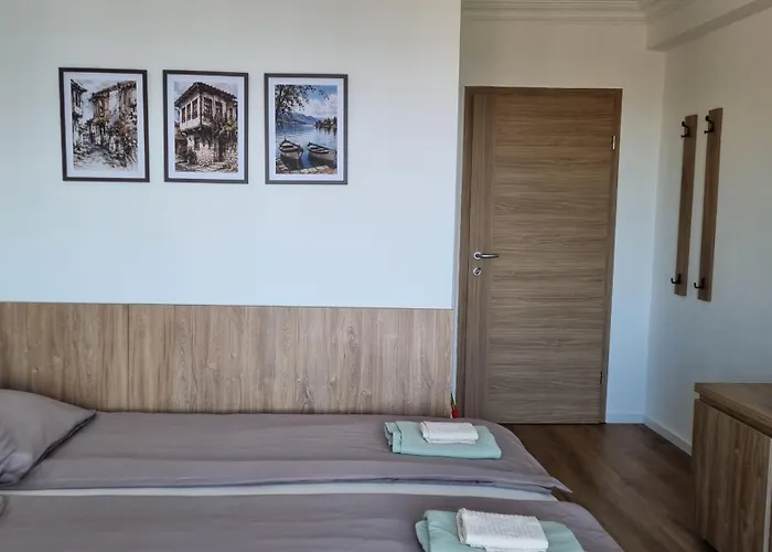 Lukanov Apartments & Guest Rooms