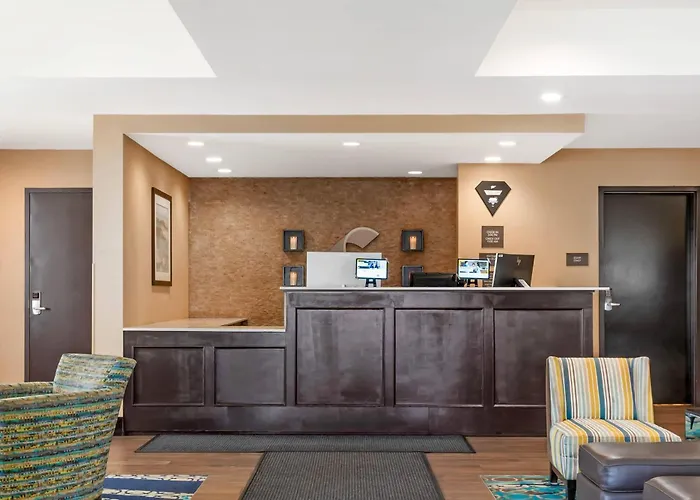 Comfort Inn & Suites Airport North