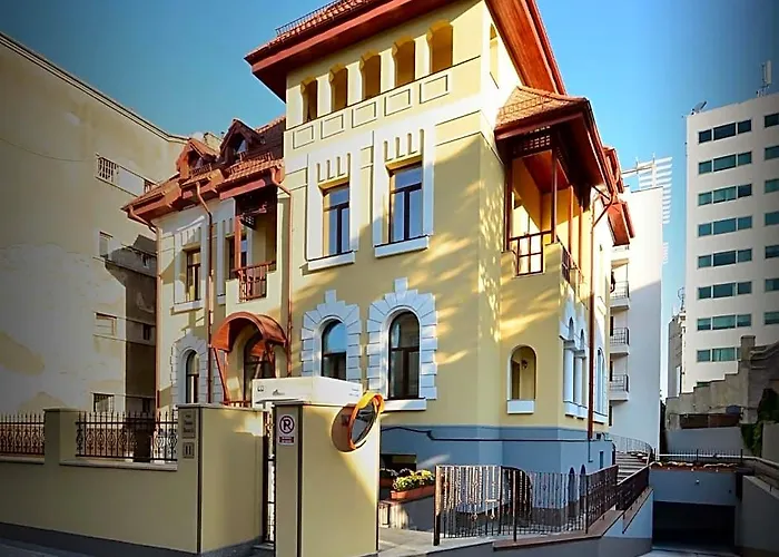 Amadeus Residence