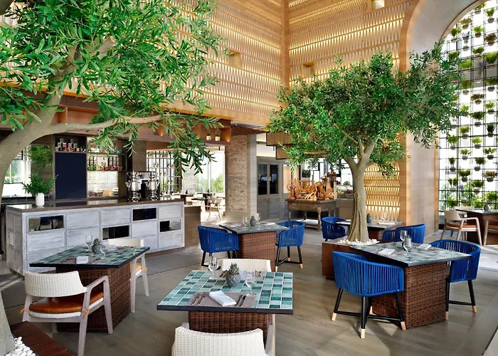 Crowne Plaza Marina By Ihg