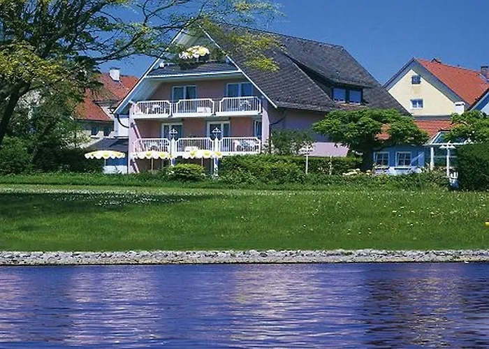 Strand-Café Mit Gästehaus Charlotte
