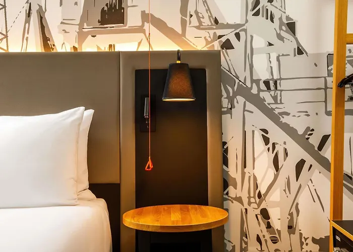 Mercure Cardiff North Hotel