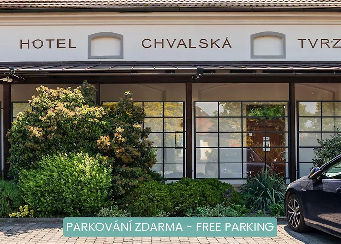 Chvalska Tvrz