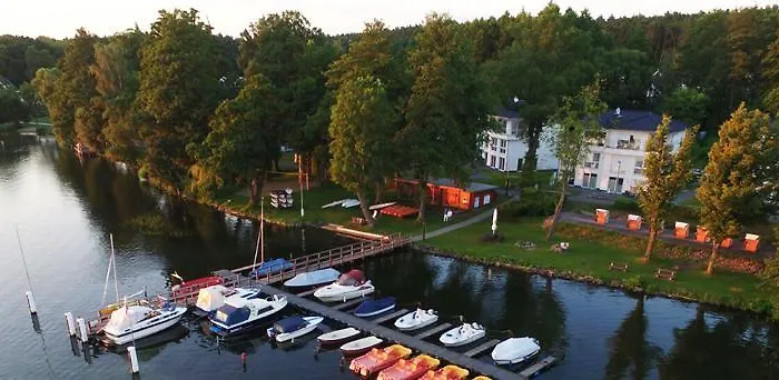 Ferienvermietung: Charming Apartments Am See