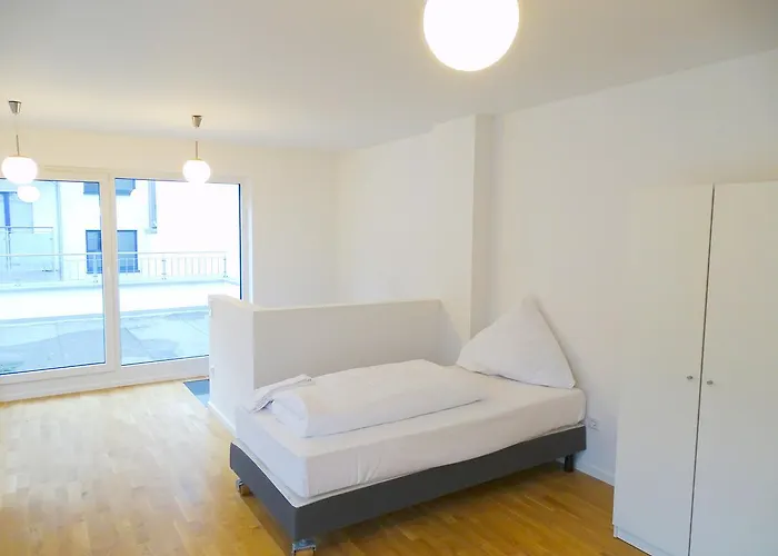 Avi City Apartments Kinghouse