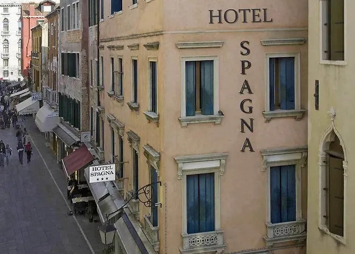 Günstiges Hotel: Hotel Spagna