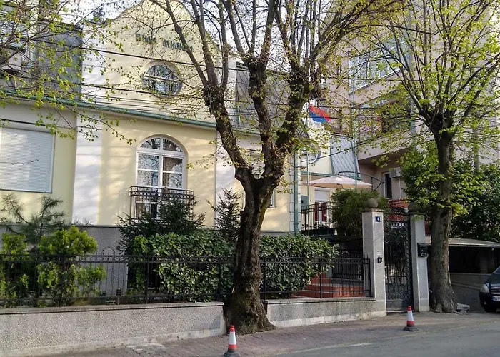 Resident Hill Resort