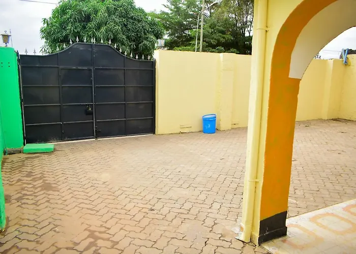 Kenya Inn