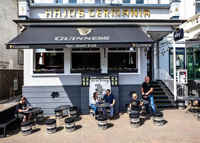 Hajo'S Germania Lodge & Irish Pub